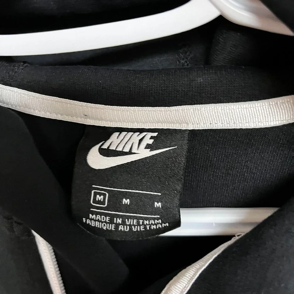Nike Jacket - Picture 2 of 4